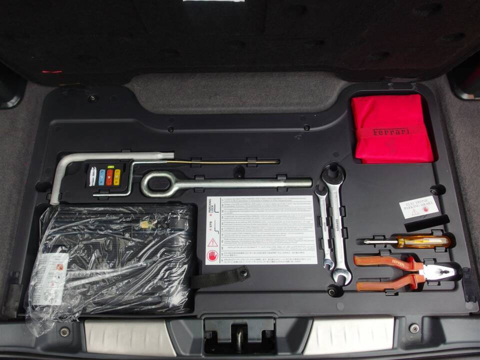 Image 72/99 of Ferrari California (2010)