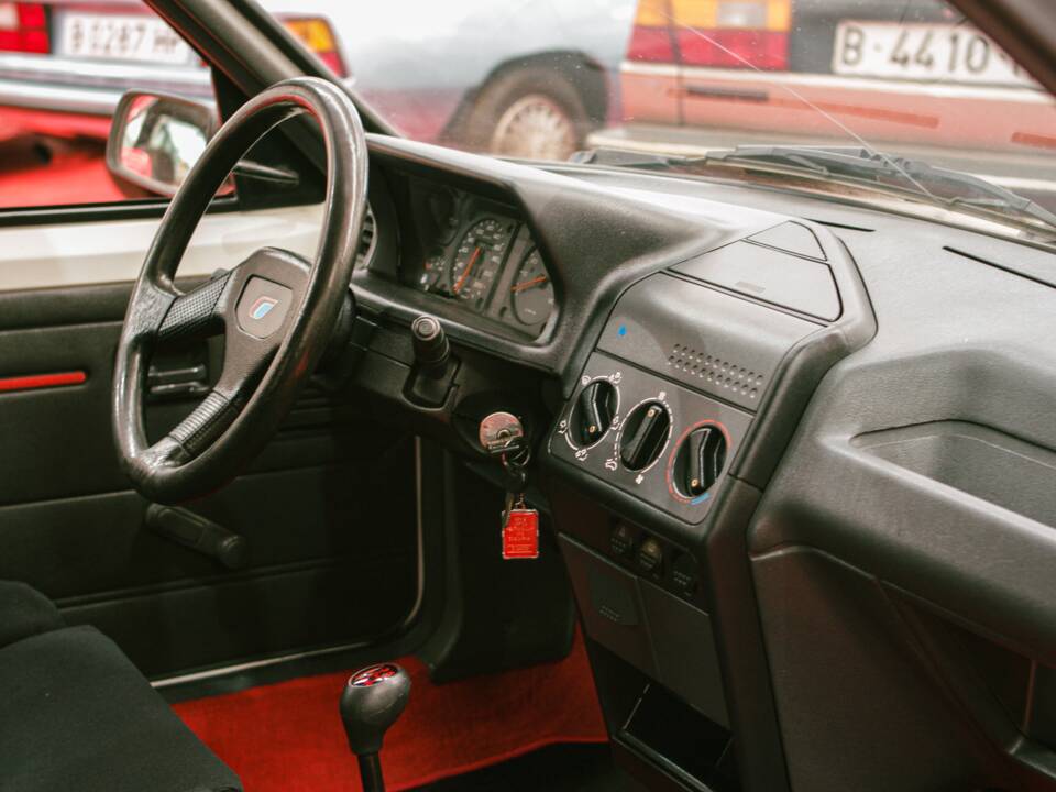 Imagen 42/47 de Peugeot 205 Rallye 1.3 (1989)