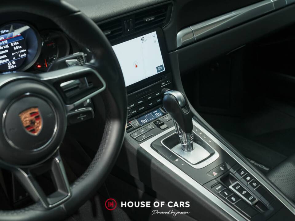 Image 19/24 of Porsche 911 Carrera (2016)