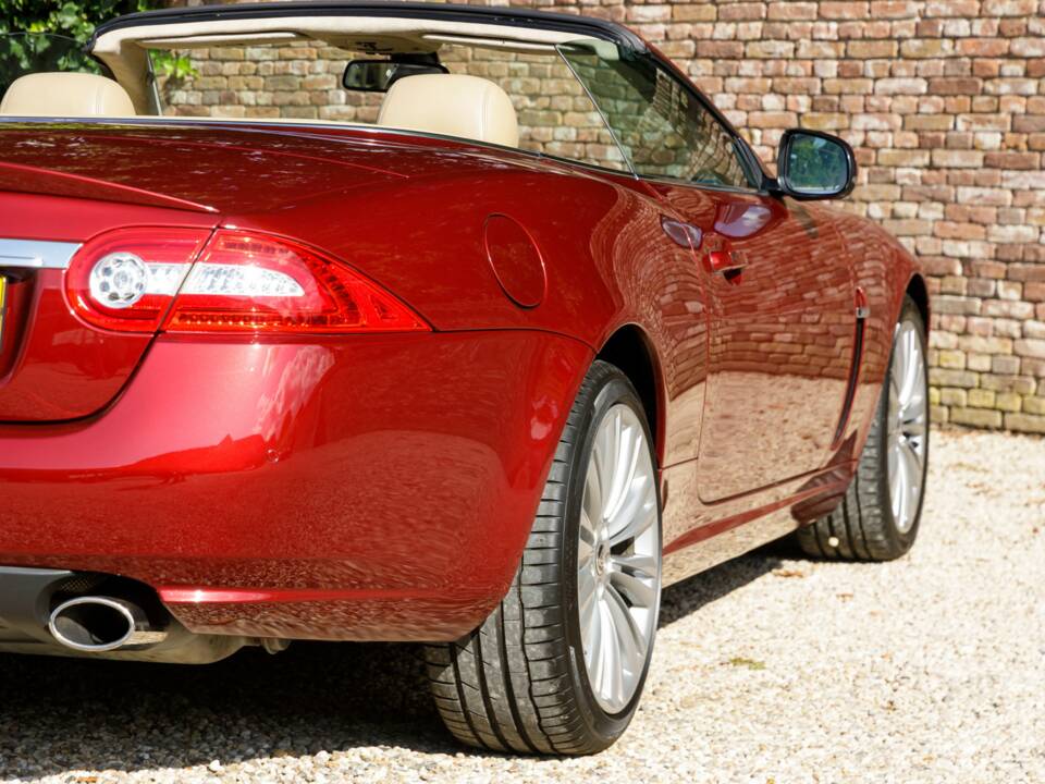 Image 40/50 of Jaguar XK (2011)