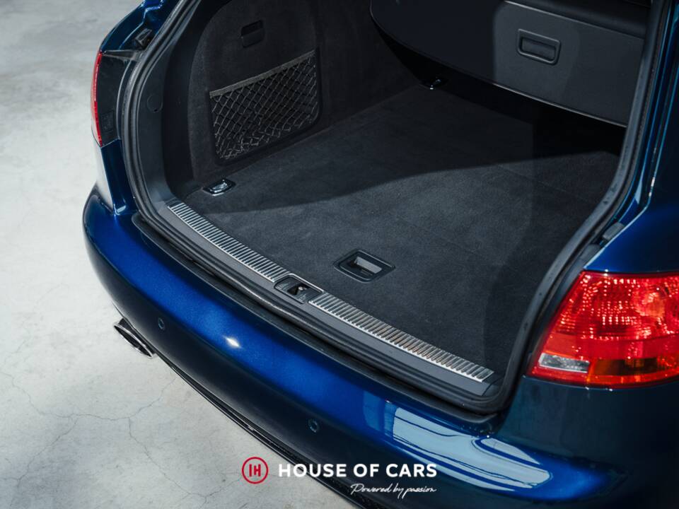 Image 13/22 of Audi RS4 Avant (2007)