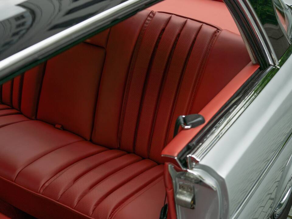 Image 46/95 of Mercedes-Benz 280 SE 3,5 (1970)