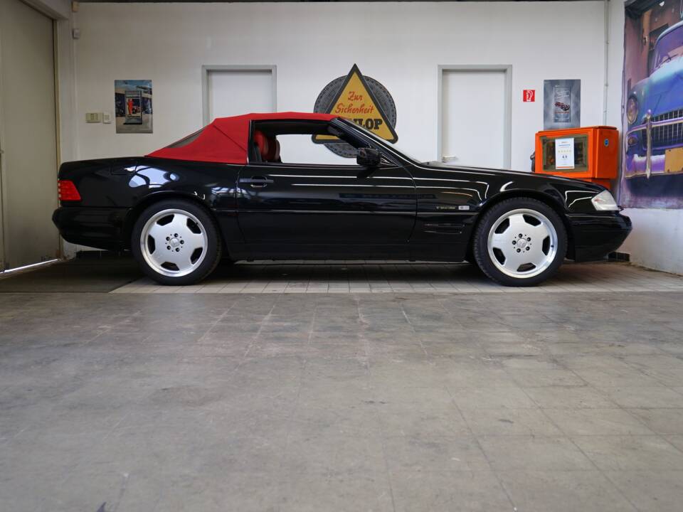 Imagen 39/41 de Mercedes-Benz SL 500 (1997)