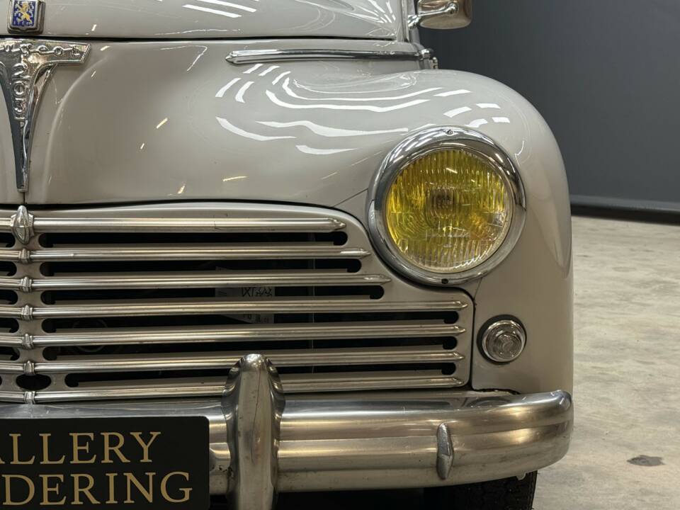Bild 28/50 von Peugeot 203 C (1960)