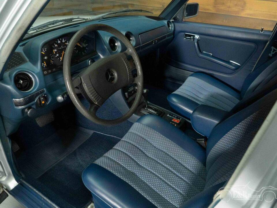 Imagen 2/19 de Mercedes-Benz 250 (1978)