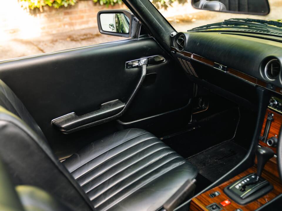 Image 26/30 de Mercedes-Benz 500 SL (1983)