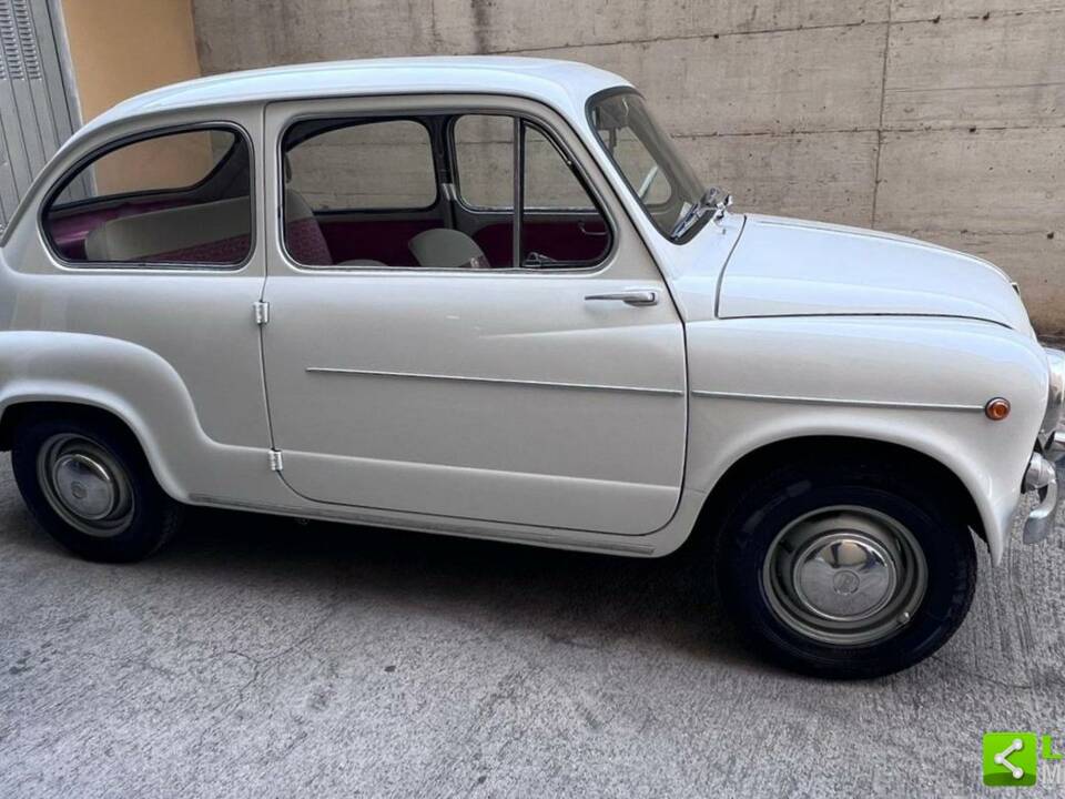 Image 9/10 of FIAT 600 D (1963)