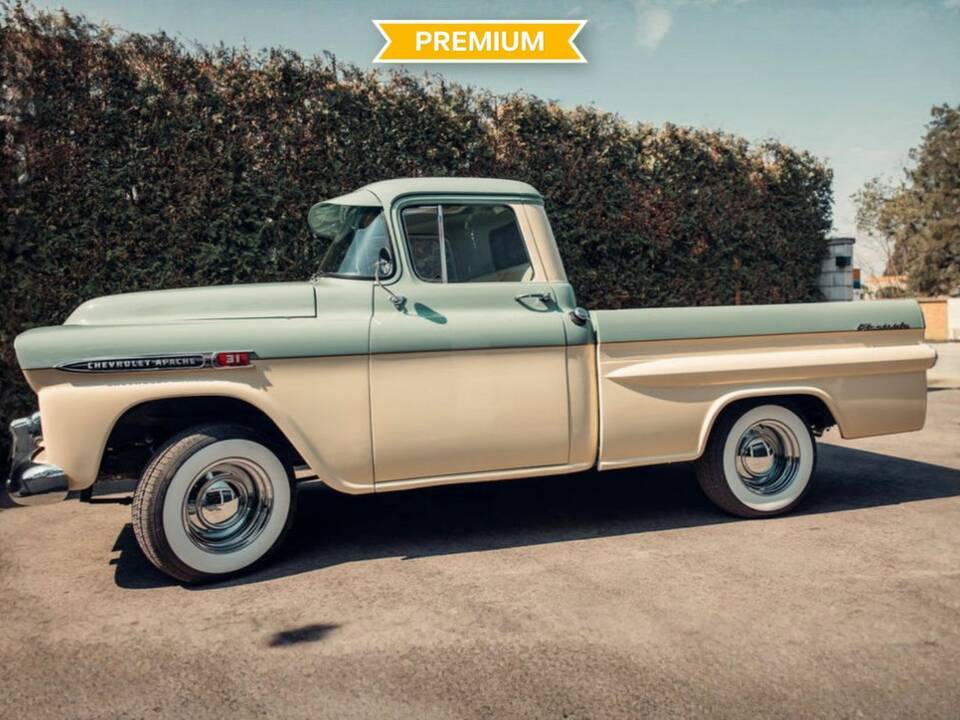 Image 1/6 of Chevrolet Apache Fleetside (1959)
