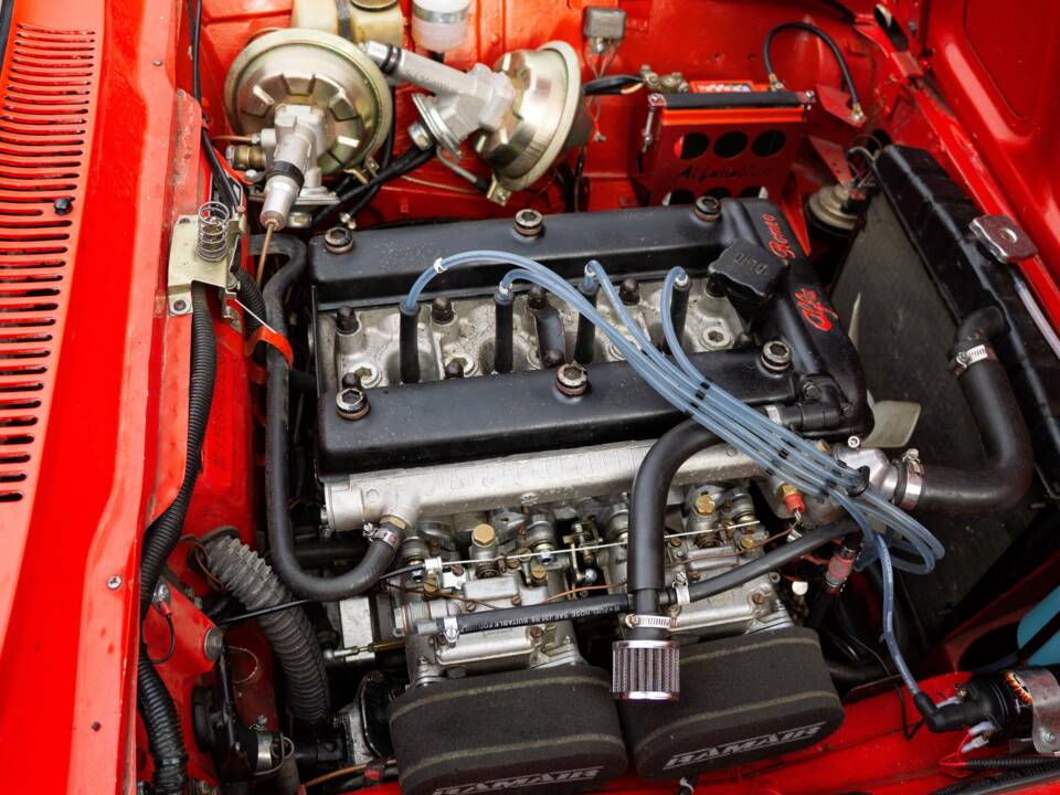 Image 5/20 of Alfa Romeo Giulia 1600 GT Junior (1976)