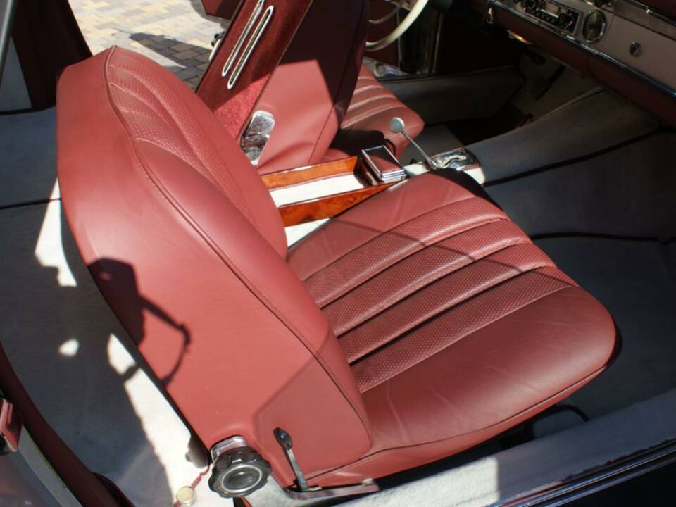 Imagen 50/50 de Mercedes-Benz 230 SL (1967)