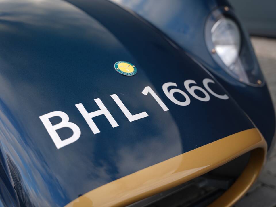 Image 32/50 of Lister Knobbly (1958)