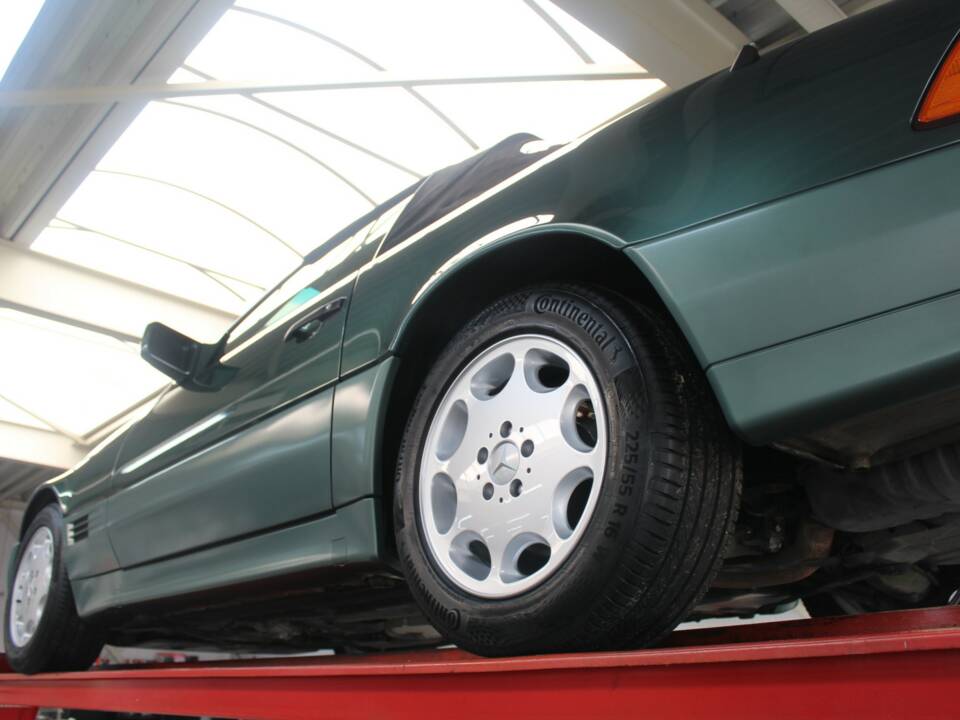 Afbeelding 7/50 van Mercedes-Benz 300 SL-24 (1992)
