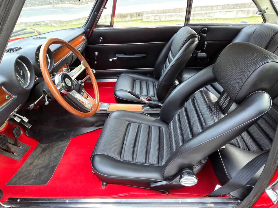 Image 7/34 of Alfa Romeo 1750 GT Veloce (1969)