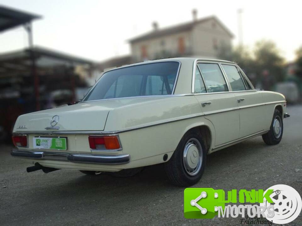 Bild 6/10 von Mercedes-Benz 220 (1971)