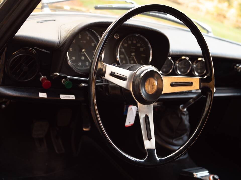 Image 29/51 of Alfa Romeo 1600 Spider Duetto (1966)