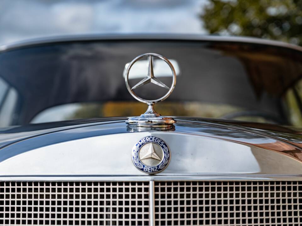 Image 4/86 of Mercedes-Benz 300 SE (1965)