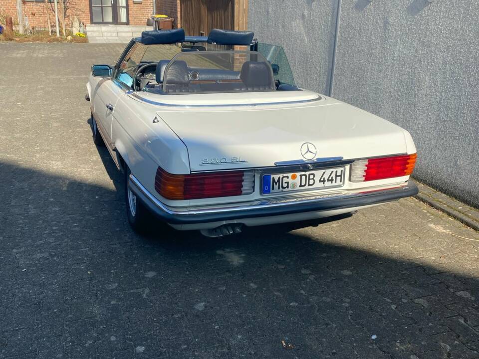 Image 10/16 de Mercedes-Benz 380 SL (1983)