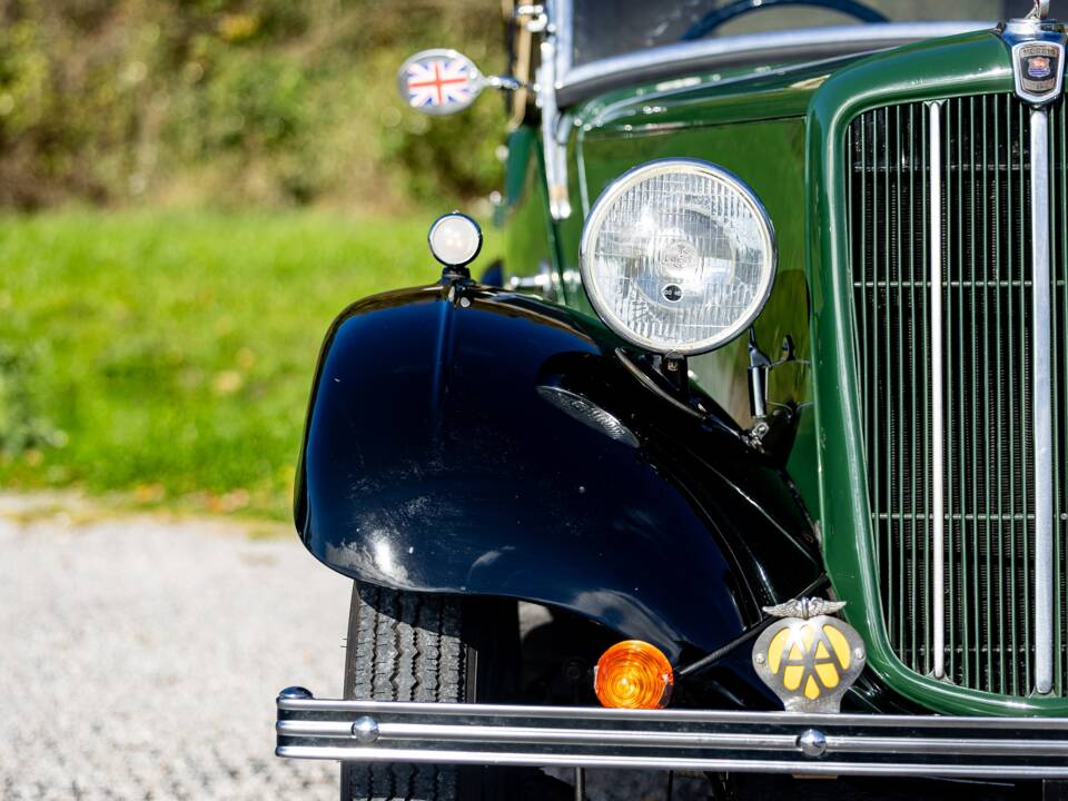 Image 27/50 of Morris Eight (1937)