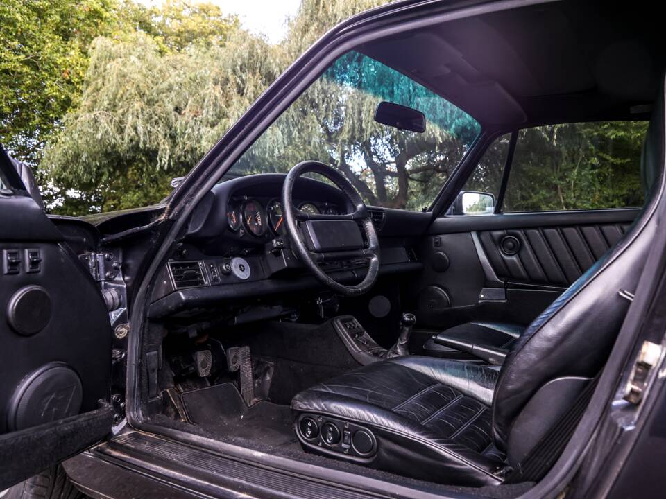 Bild 32/41 von Porsche 911 Carrera 2 (1990)