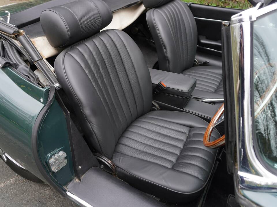 Afbeelding 10/25 van Jaguar E-Type (1970)