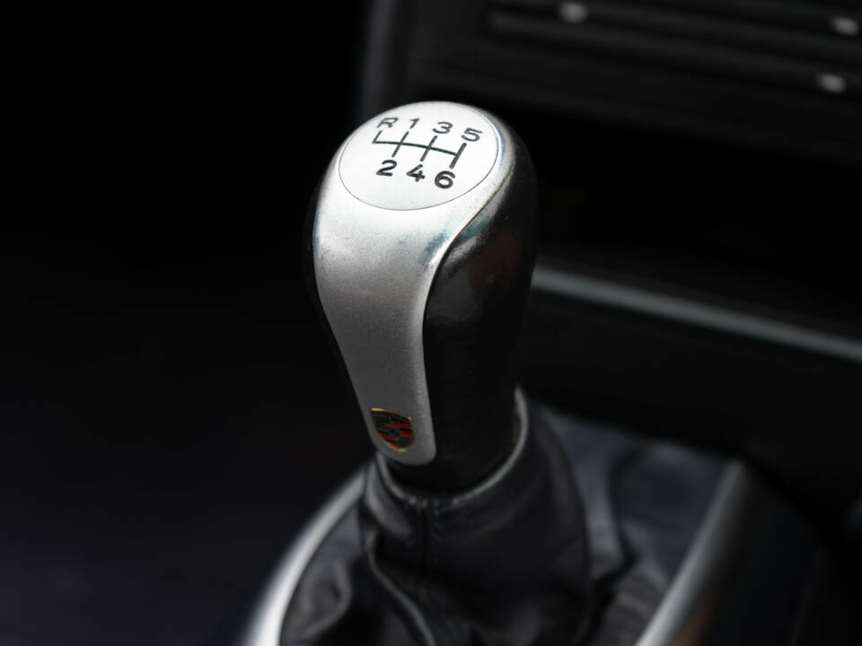 Image 37/50 of Porsche 911 Carrera 4S (2003)
