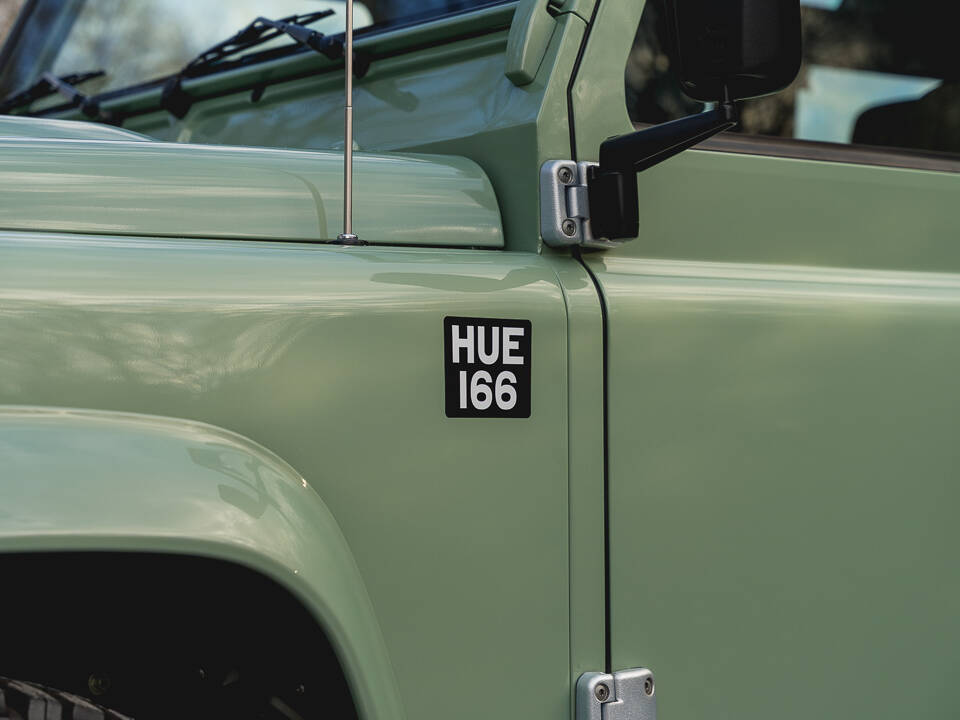 Bild 25/37 von Land Rover Defender (2016)