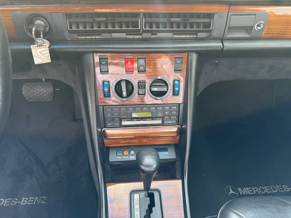 Bild 31/57 von Mercedes-Benz 500 SEL (1982)