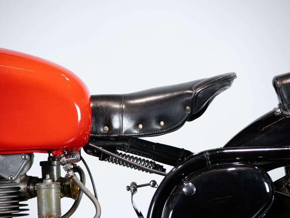 Imagen 38/50 de Gilera DUMMY (1954)