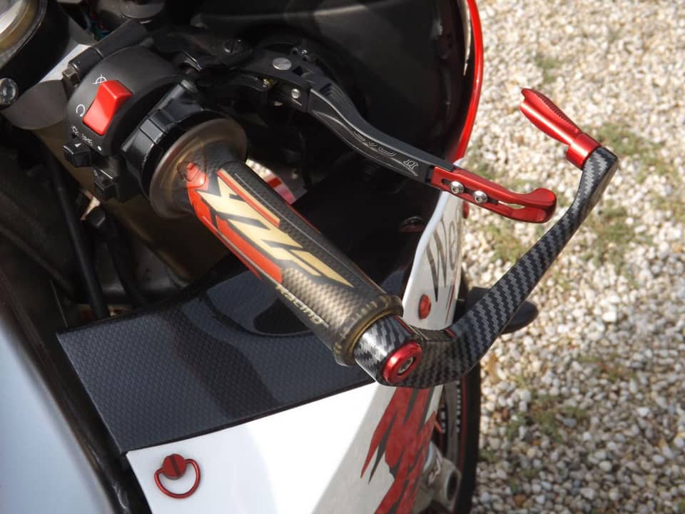Bild 22/50 von Yamaha YZF 1000 R1 (1998)