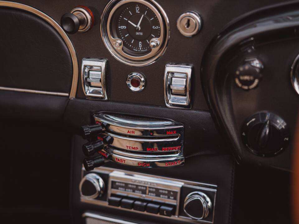 Image 88/99 of Aston Martin DB 6 Volante (1968)