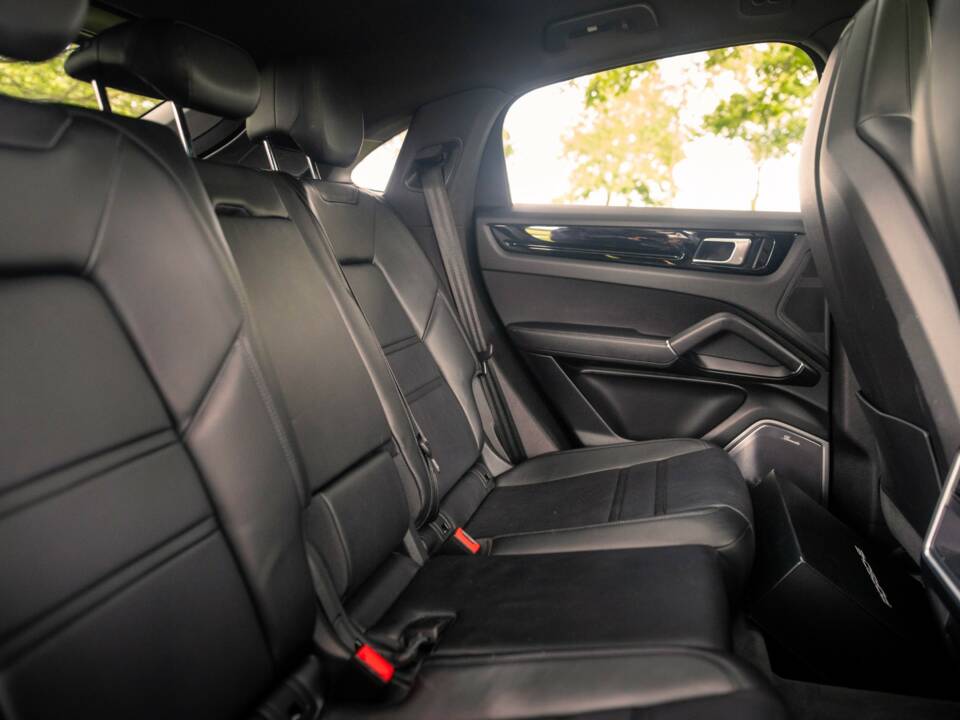 Image 10/21 of Porsche Cayenne Coupé E-Hybrid (2020)