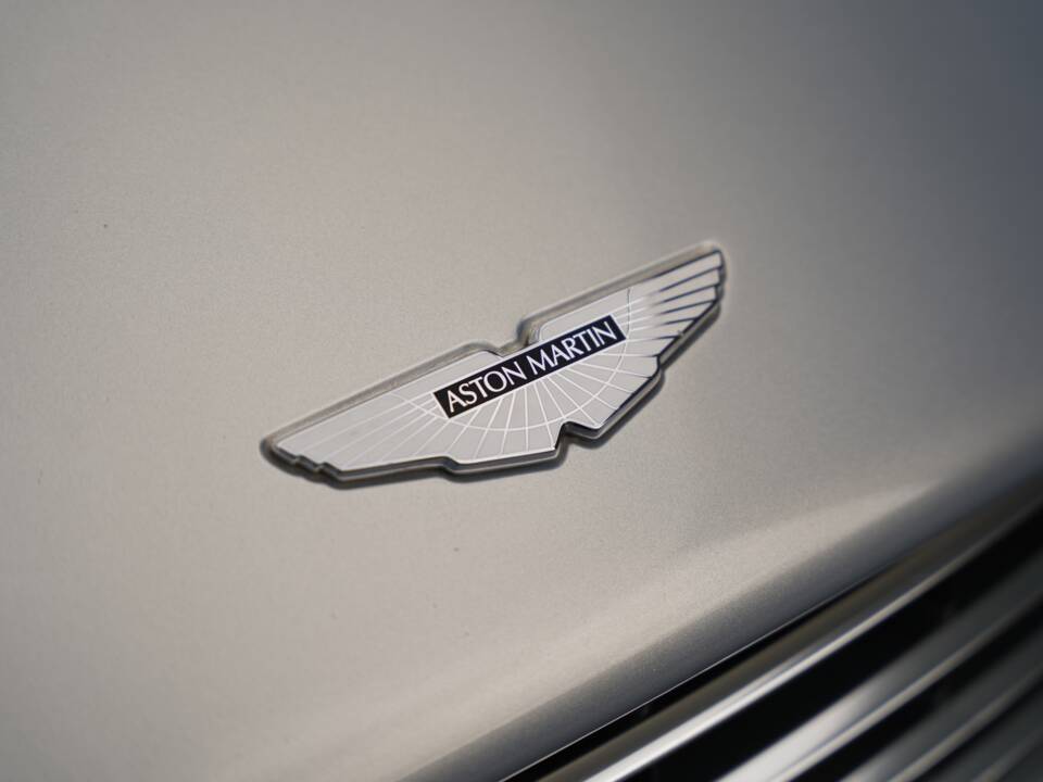 Image 32/50 of Aston Martin Vanquish (2014)