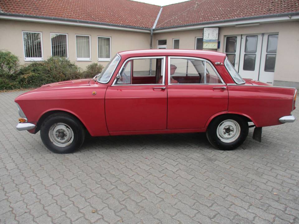 Image 2/43 of Moskvich 408 (1968)