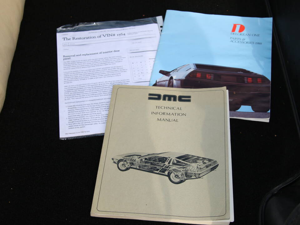 Image 17/92 of DeLorean DMC-12 (1982)