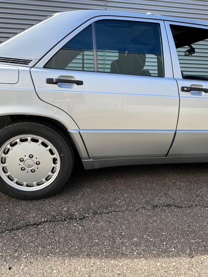 Bild 7/41 von Mercedes-Benz 190 E 2.0 (1992)