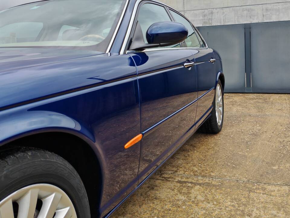 Bild 15/50 von Jaguar XJ 8 3.5 (2003)