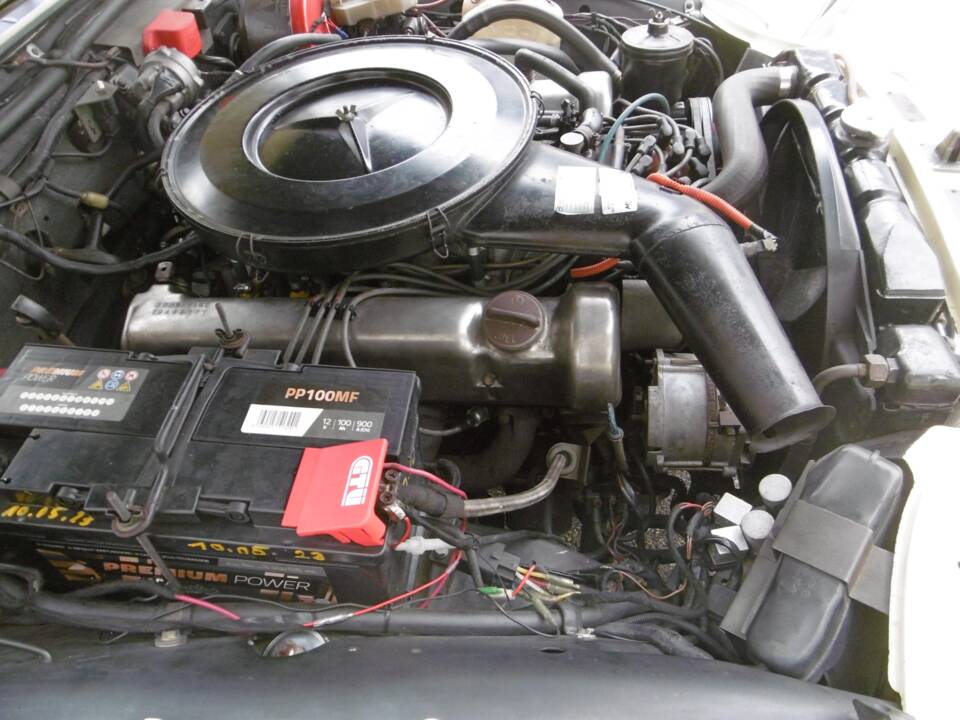 Bild 12/13 von Mercedes-Benz 280 SE 3,5 (1971)
