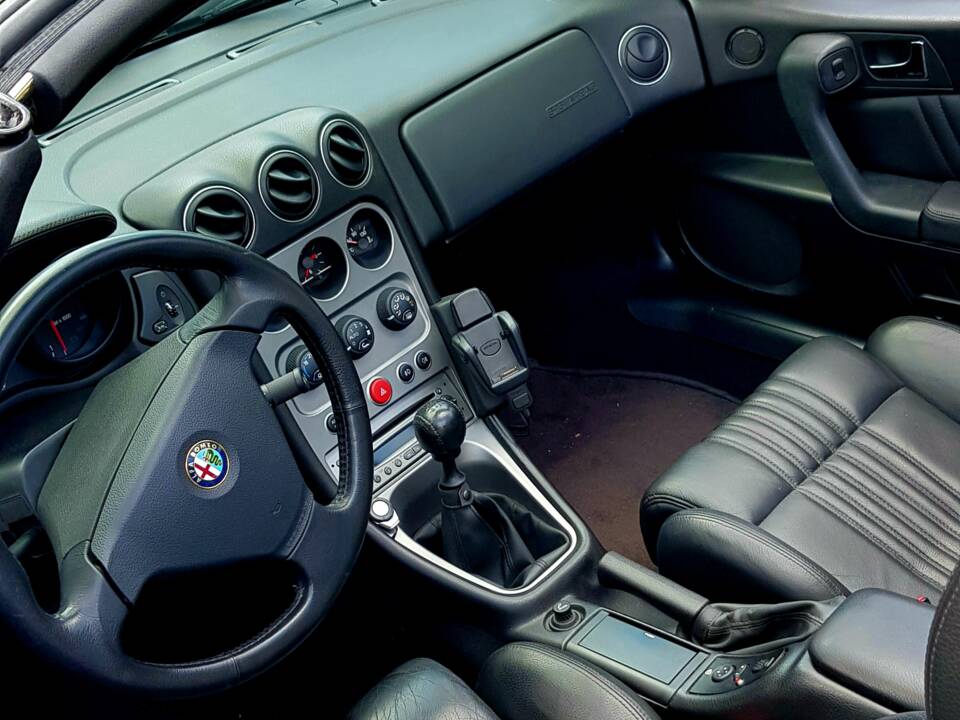 Bild 8/55 von Alfa Romeo Spider 3.2 V6 24V (2004)