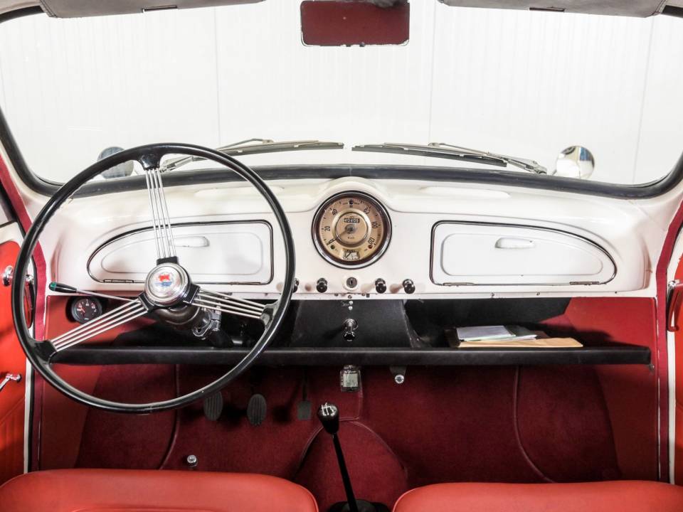 Image 8/50 of Morris Minor 1000 Traveller (1961)