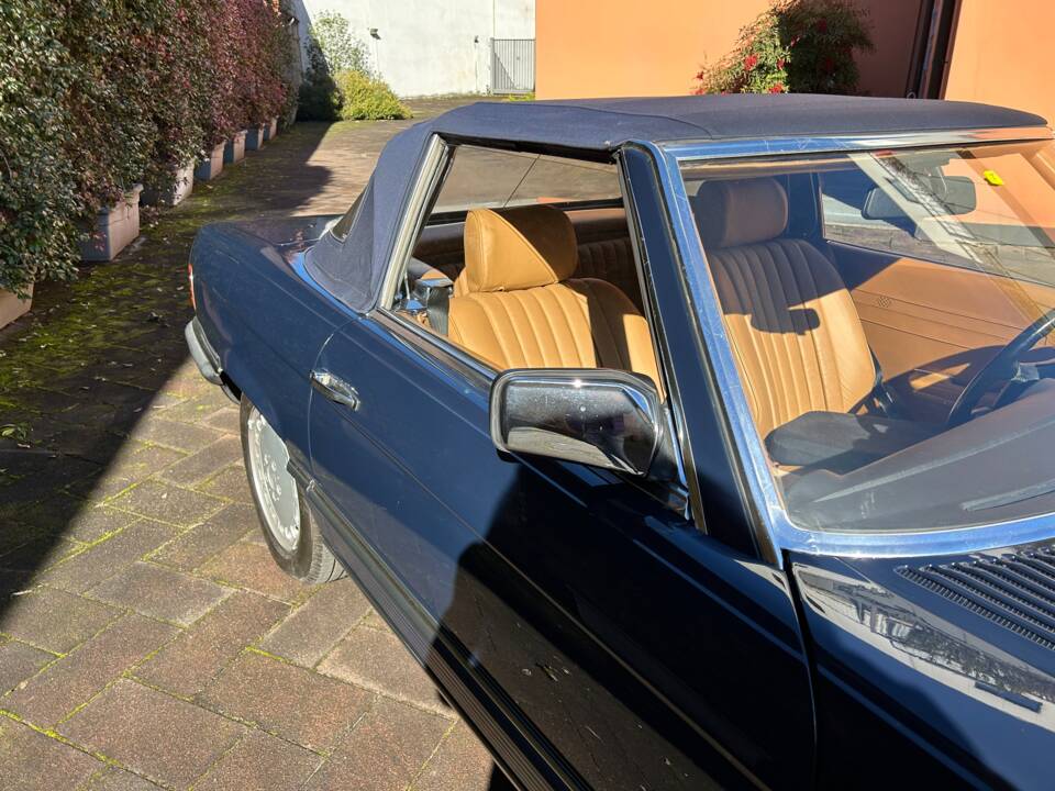 Image 8/51 of Mercedes-Benz 380 SL (1983)