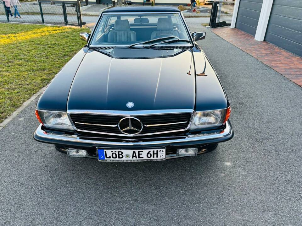 Image 4/23 of Mercedes-Benz 500 SL (1986)