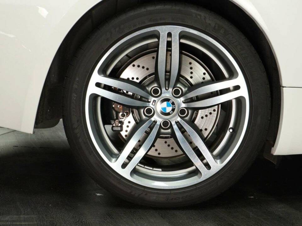 Afbeelding 49/50 van BMW M6 (2006)