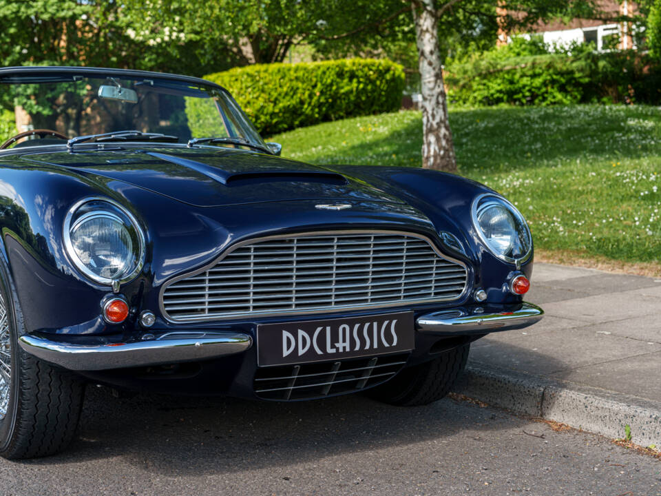 Bild 10/28 von Aston Martin DB 6 Mk II Volante (1970)