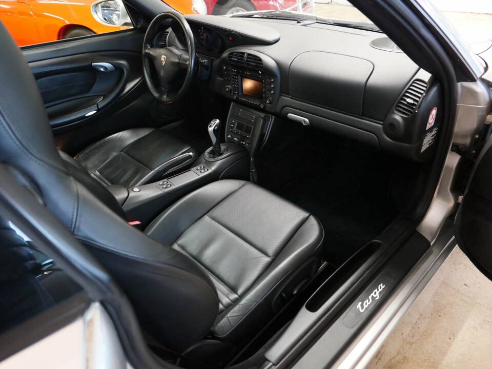 Image 10/16 of Porsche 911 Carrera (2004)