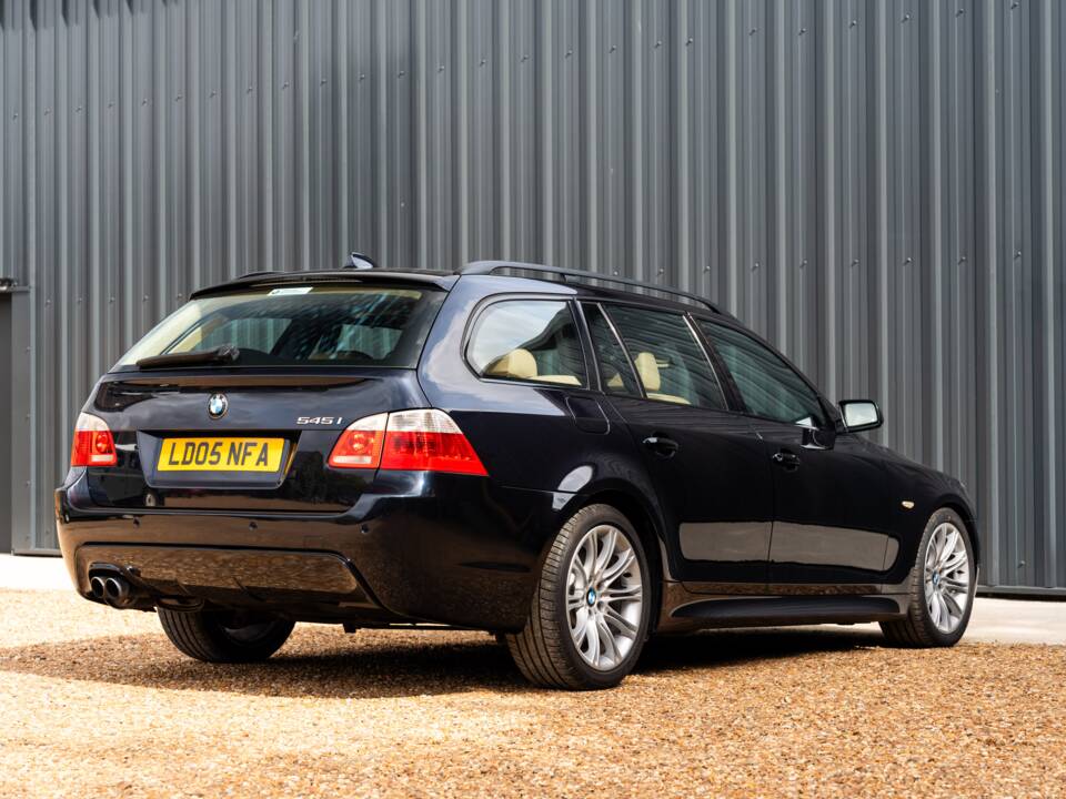 Imagen 15/65 de BMW 545i Touring (2005)