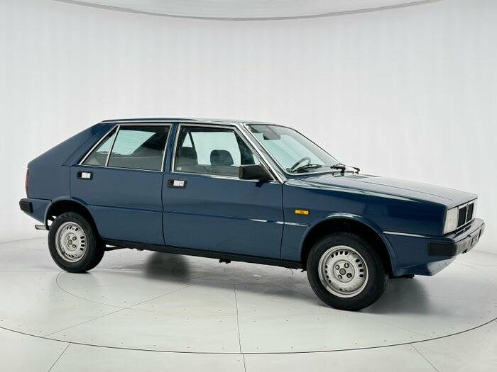 Image 6/7 de Lancia Delta 1500 (1980)