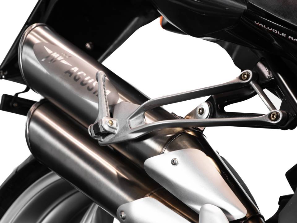 Image 15/32 of MV Agusta DUMMY (2005)