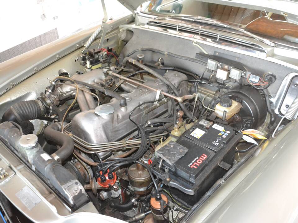 Image 14/18 of Mercedes-Benz 250 SE (1967)