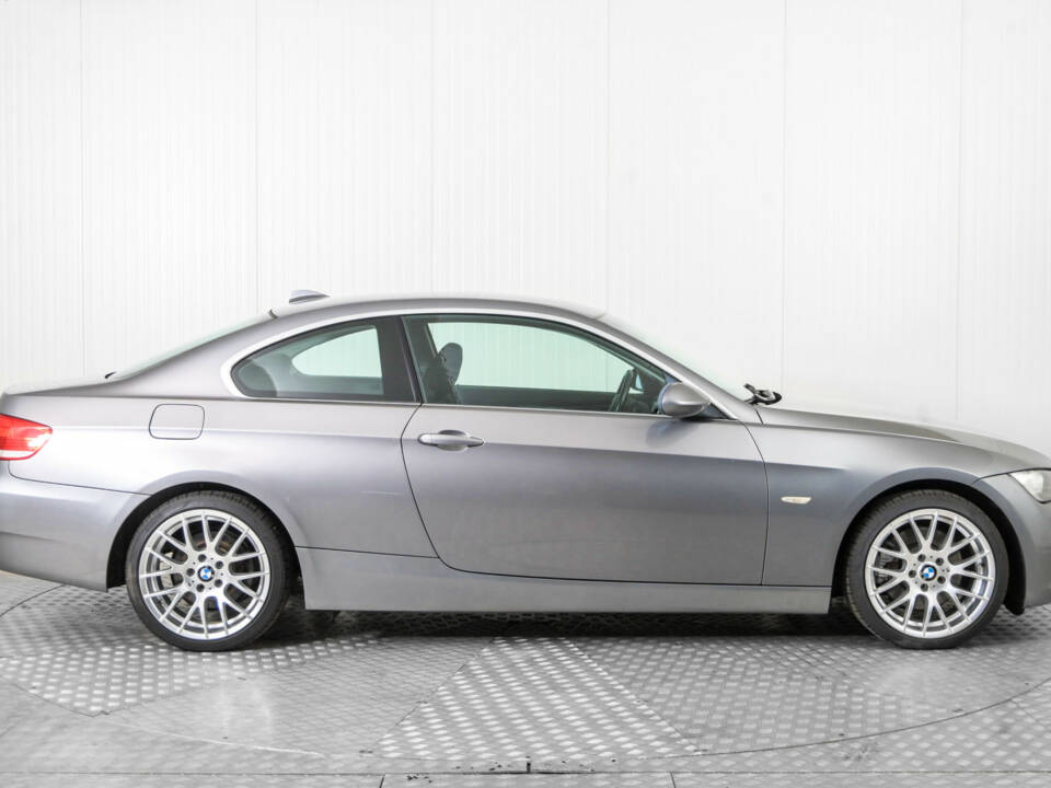 Imagen 10/50 de BMW 325i (2007)