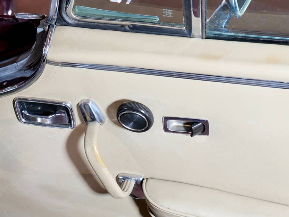 Bild 23/47 von Mercedes-Benz 280 SE (1970)